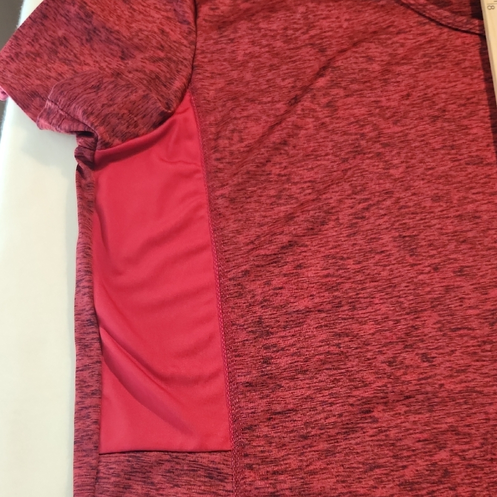 Realessentials Red Heathered V-Neck T-Shirt Men's Size Large - Picture 6 of 6